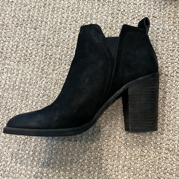 Dolce Vita Sirano Bootie - Picture 4 of 6